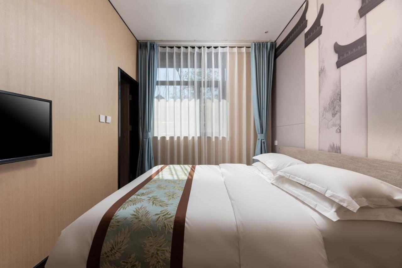 East Sacred Hotel ᴸᴱo---Foreign Accept---Tourism Service English-Speaking 丨 Near Tiananmen Forbidden City丨very Close To Metro Zhangzizhong And Beixinqiao 丨european Foot Ball English丨free Advance Tickets And Laundry Drying Service Coffee Snacks Peking Exteriér fotografie