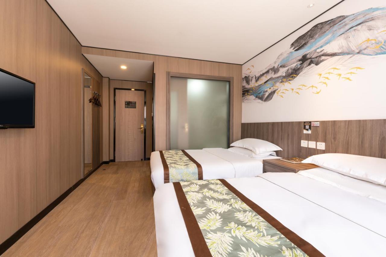 East Sacred Hotel ᴸᴱo---Foreign Accept---Tourism Service English-Speaking 丨 Near Tiananmen Forbidden City丨very Close To Metro Zhangzizhong And Beixinqiao 丨european Foot Ball English丨free Advance Tickets And Laundry Drying Service Coffee Snacks Peking Exteriér fotografie