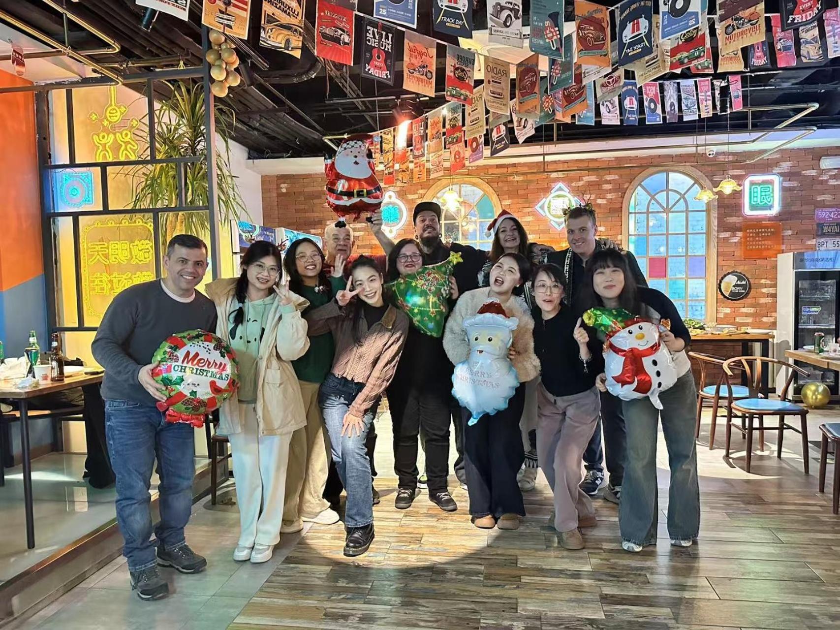 East Sacred Hotel ᴸᴱo---Foreign Accept---Tourism Service English-Speaking 丨 Near Tiananmen Forbidden City丨very Close To Metro Zhangzizhong And Beixinqiao 丨european Foot Ball English丨free Advance Tickets And Laundry Drying Service Coffee Snacks Peking Exteriér fotografie